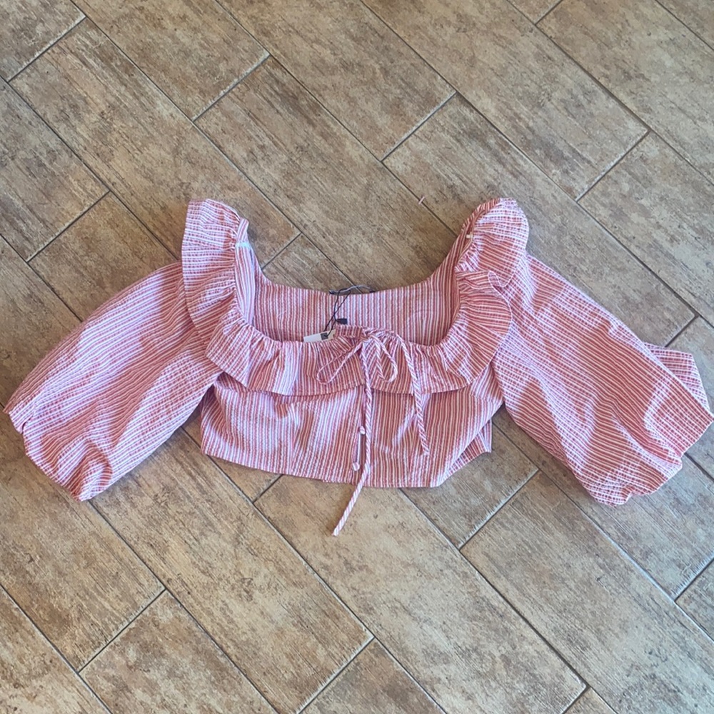 Puff sleeve crop top